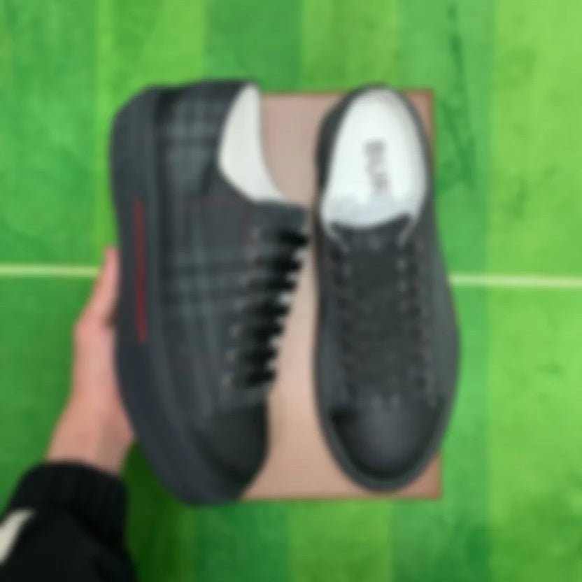 BUR - Low Top Sneakers