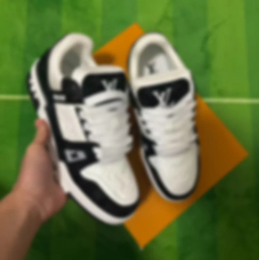 LLV - Low Top Sneakers