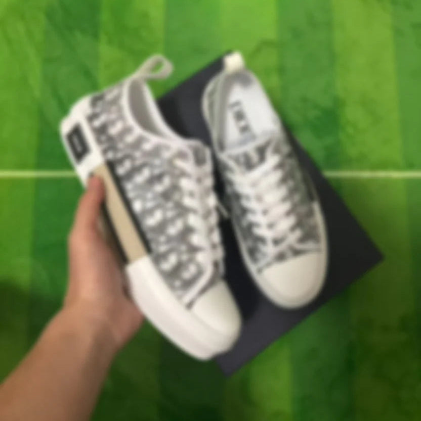 CD - Low Top Sneaker